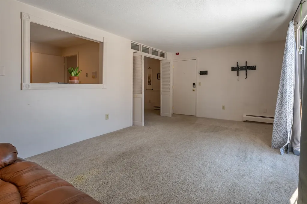 36 English Village Road Manchester NH 03102