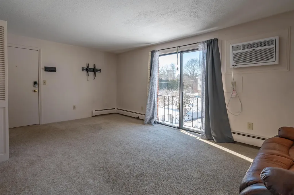 36 English Village Road Manchester NH 03102