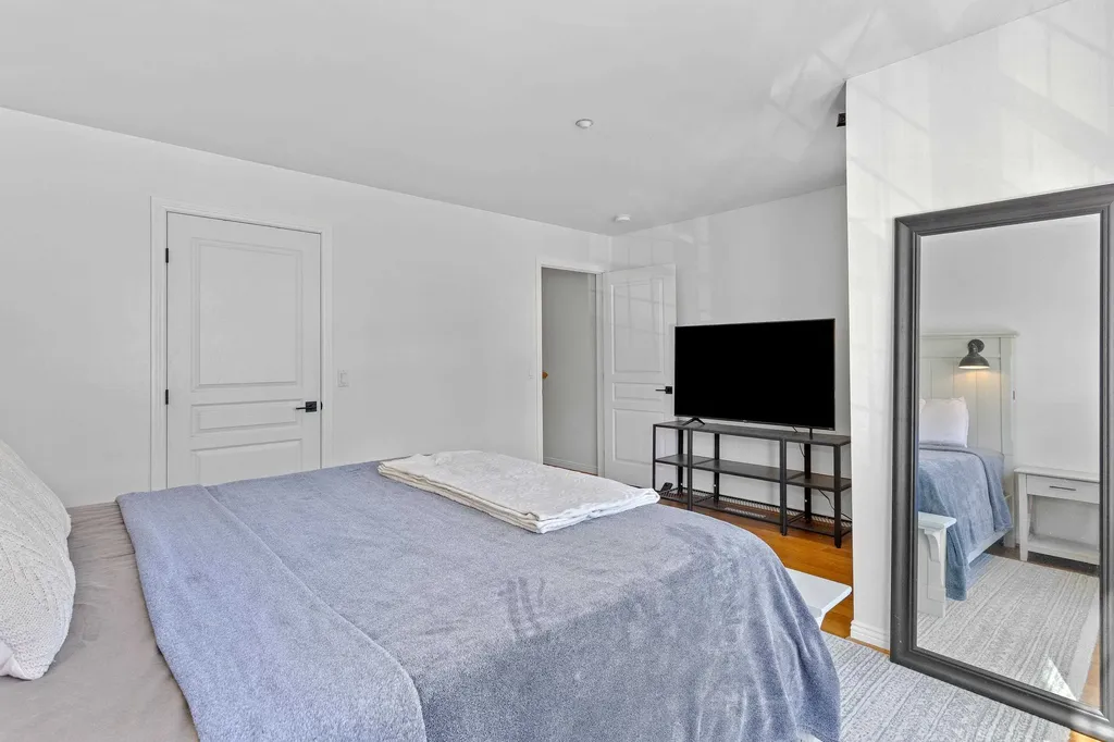 6 Tammy Court Hudson NH 03051