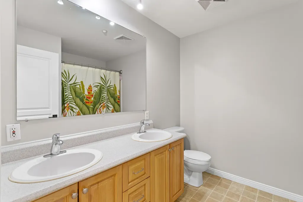 6 Tammy Court Hudson NH 03051