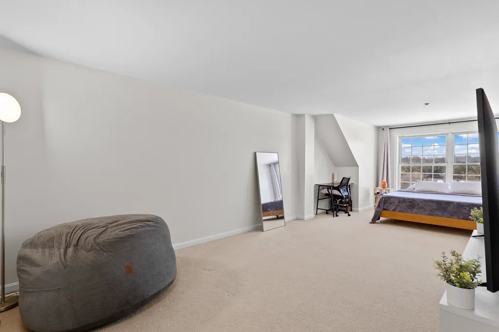 6 Tammy Court Hudson NH 03051