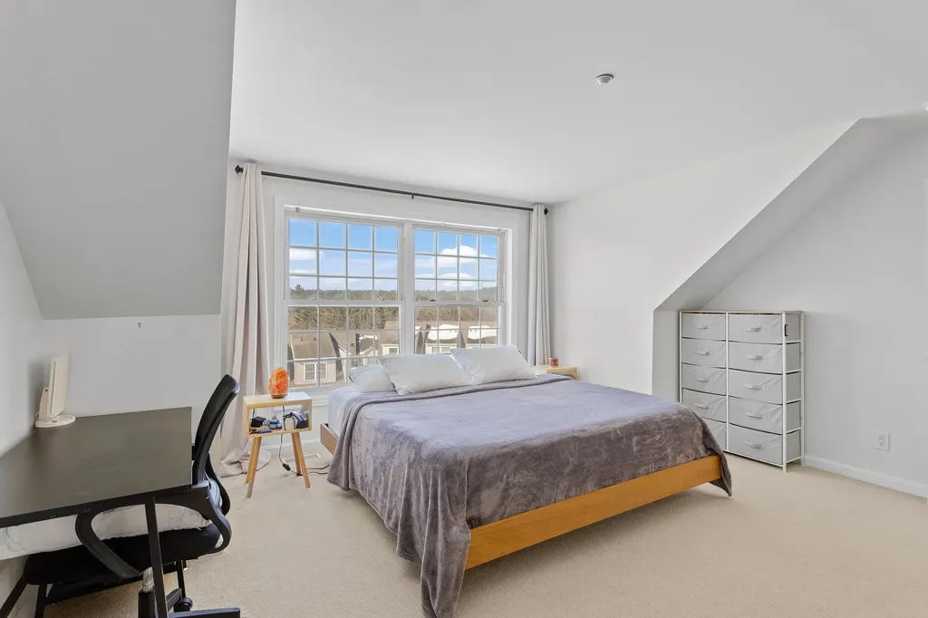 6 Tammy Court Hudson NH 03051