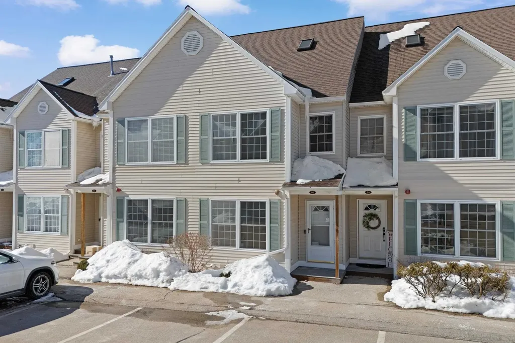 6 Tammy Court Hudson NH 03051