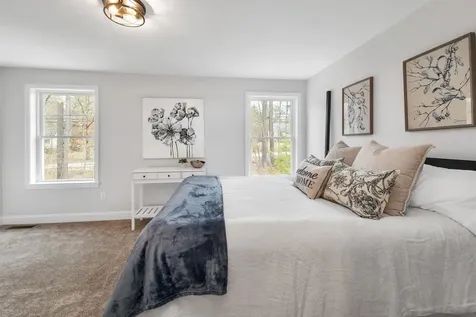 11-C Mustang Drive Litchfield NH 03052