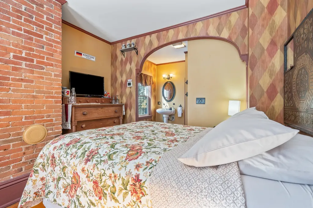 27 Elm Street Fryeburg ME 04037