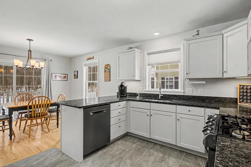 187 Annas Court Colchester VT 05446