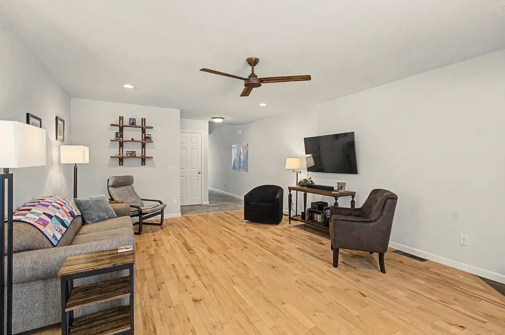 187 Annas Court Colchester VT 05446