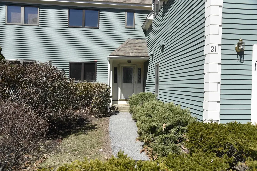 21 Clearwater Drive Dover NH 03820