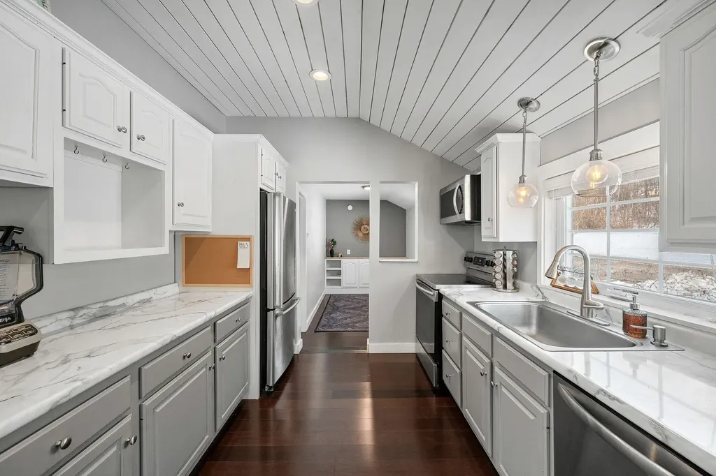 230 Bean Road Colchester VT 05446