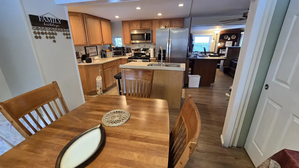 19 West Stearns Avenue Hooksett NH 03106