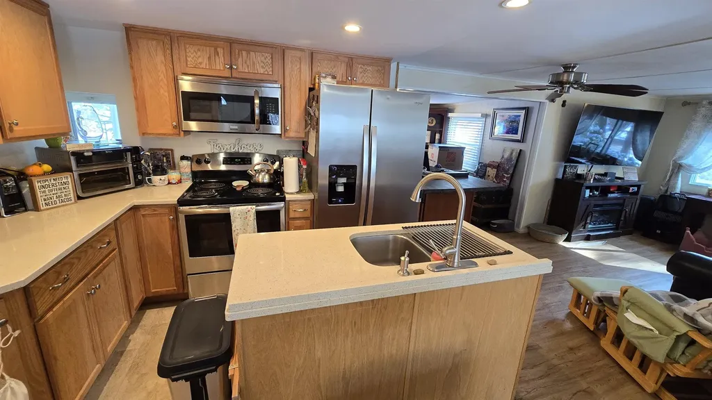 19 West Stearns Avenue Hooksett NH 03106