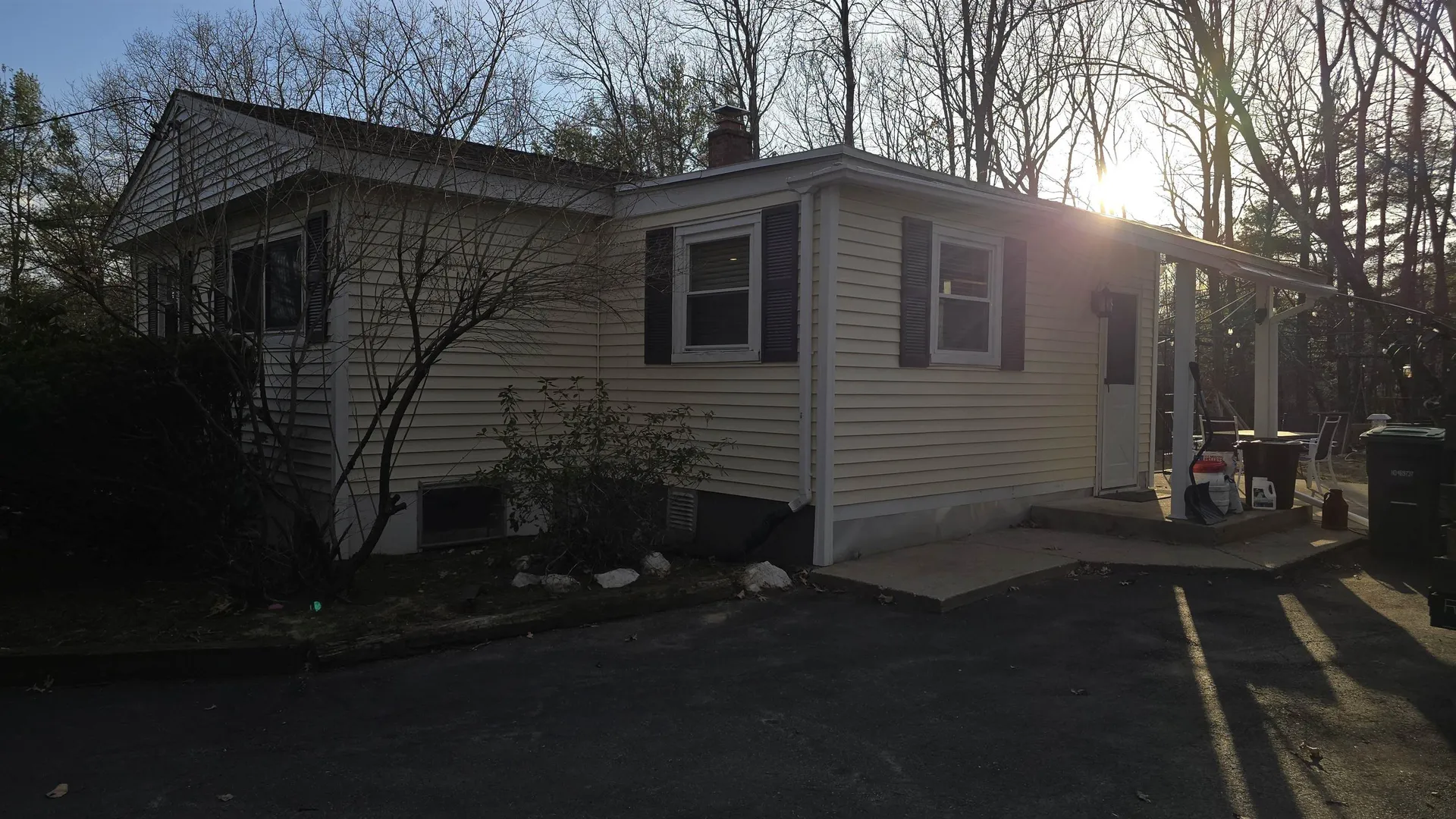 19 West Stearns Avenue Hooksett NH 03106