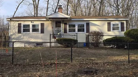 19 West Stearns Avenue Hooksett NH 03106