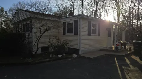 19 West Stearns Avenue Hooksett NH 03106