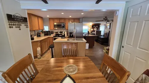 19 West Stearns Avenue Hooksett NH 03106