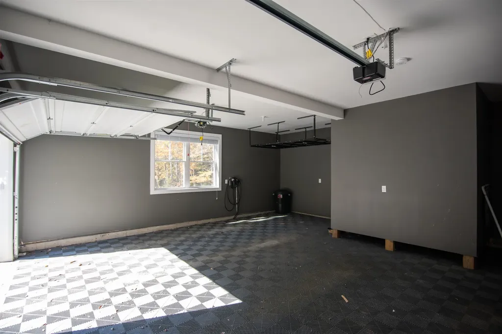 1029 Route 103a New London NH 03257