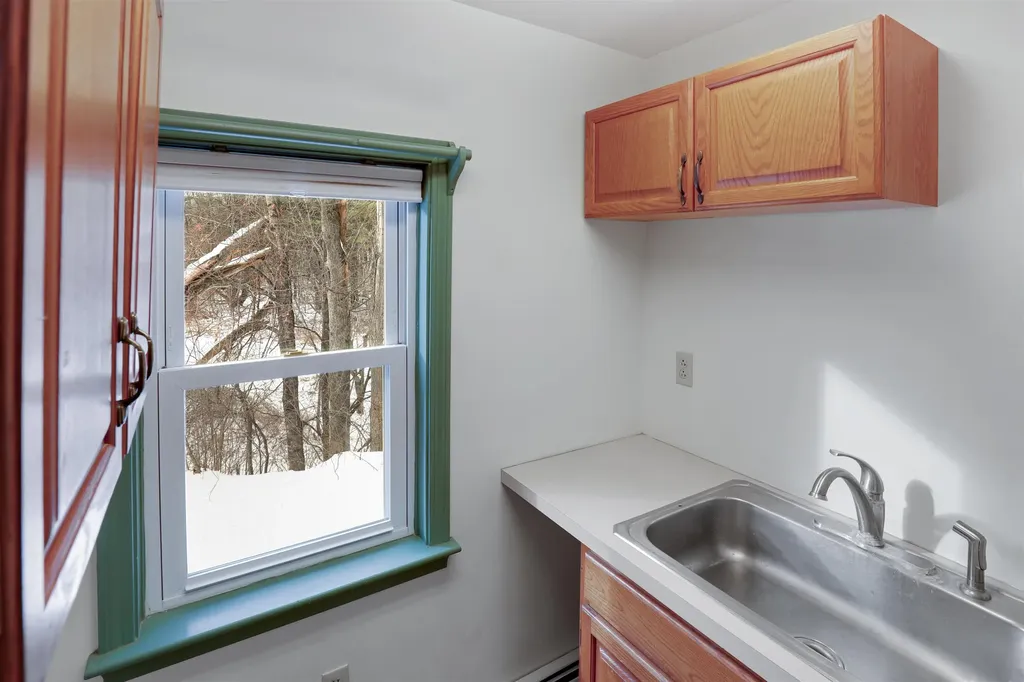 55 Smith Bridge Road Plymouth NH 03264