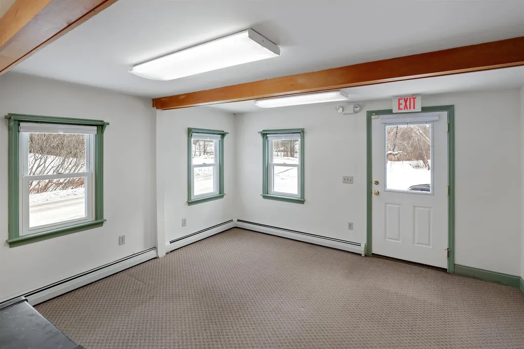 55 Smith Bridge Road Plymouth NH 03264