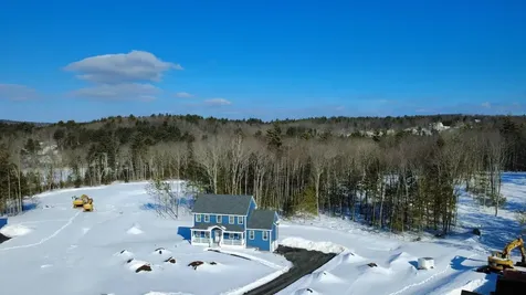 25 Blaisdell Court Raymond NH 03077