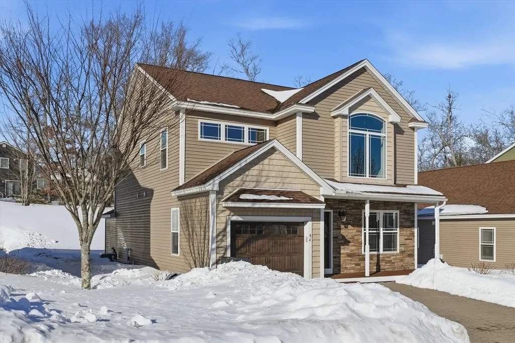 94 Tanager Circle Pelham NH 03076