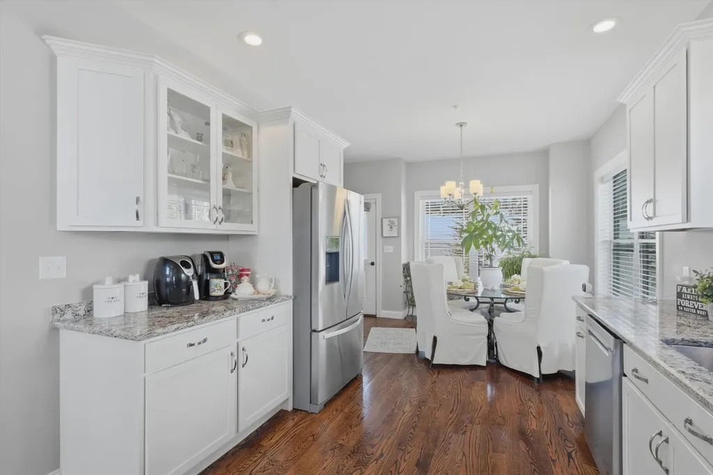 94 Tanager Circle Pelham NH 03076