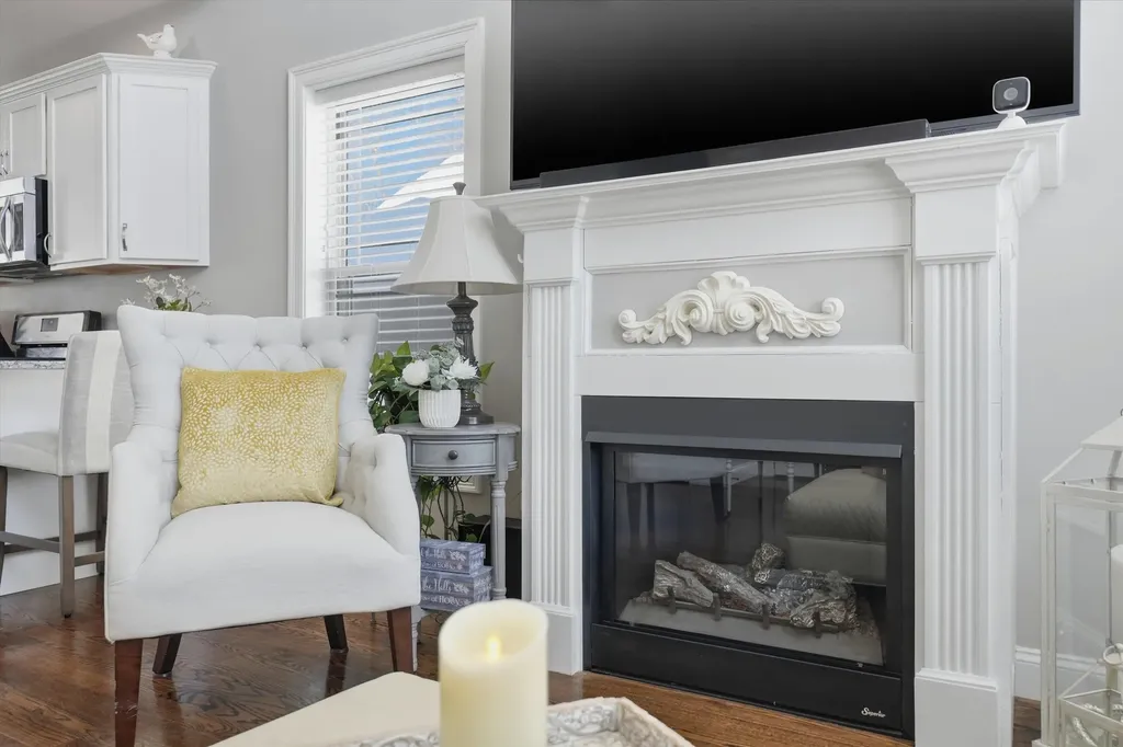 94 Tanager Circle Pelham NH 03076