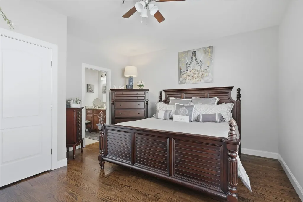 94 Tanager Circle Pelham NH 03076