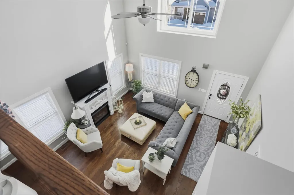 94 Tanager Circle Pelham NH 03076