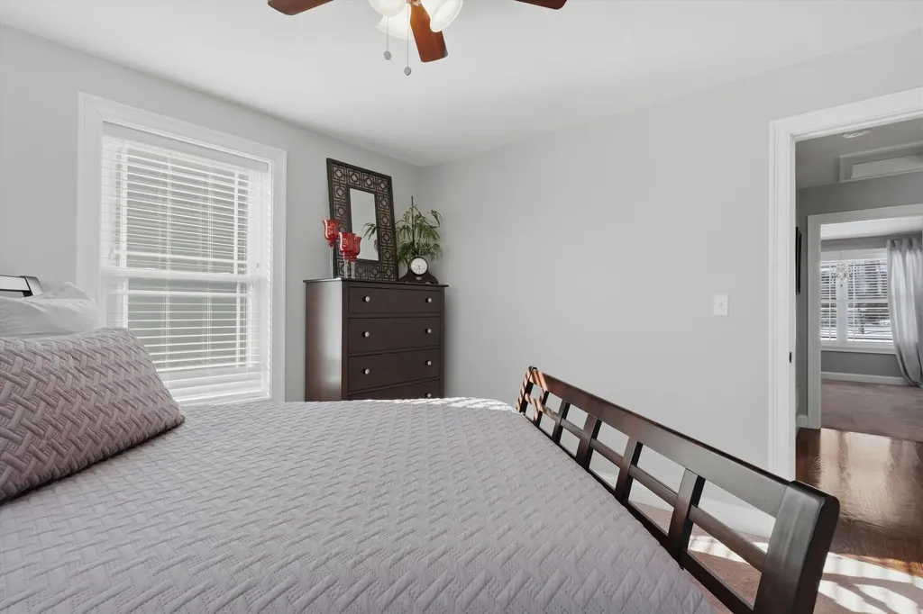 94 Tanager Circle Pelham NH 03076