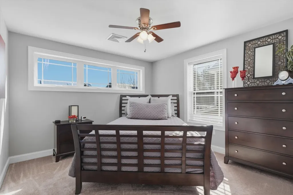 94 Tanager Circle Pelham NH 03076