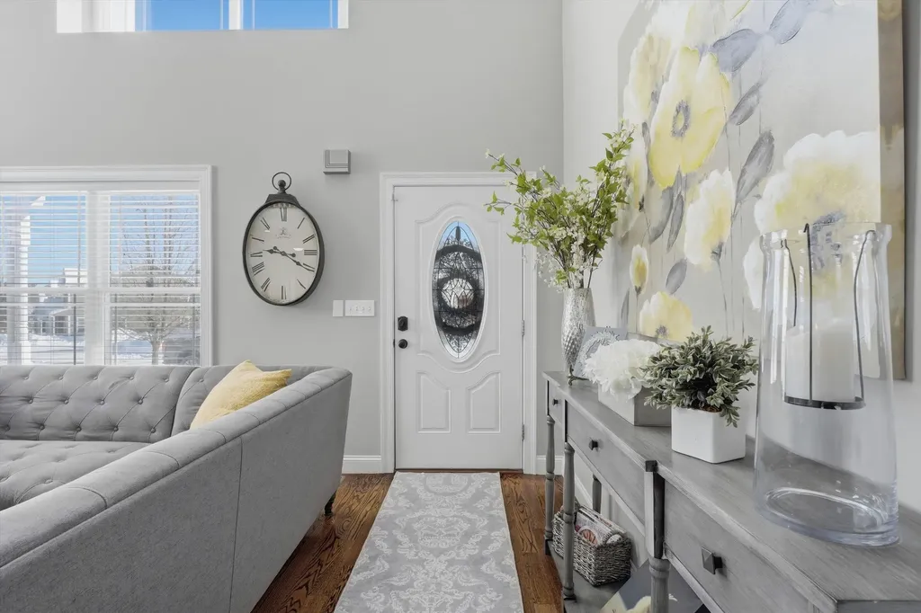 94 Tanager Circle Pelham NH 03076