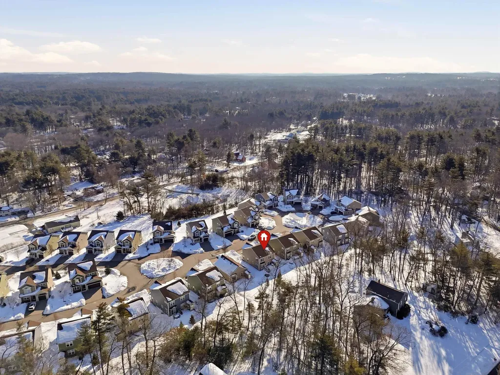 94 Tanager Circle Pelham NH 03076