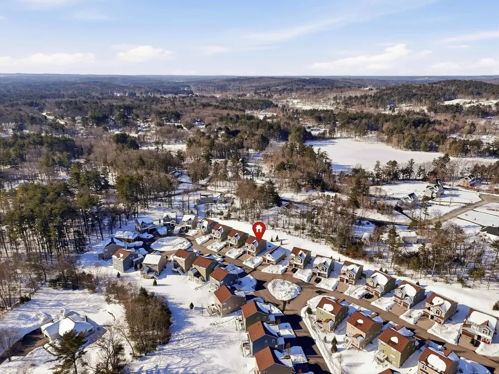 94 Tanager Circle Pelham NH 03076