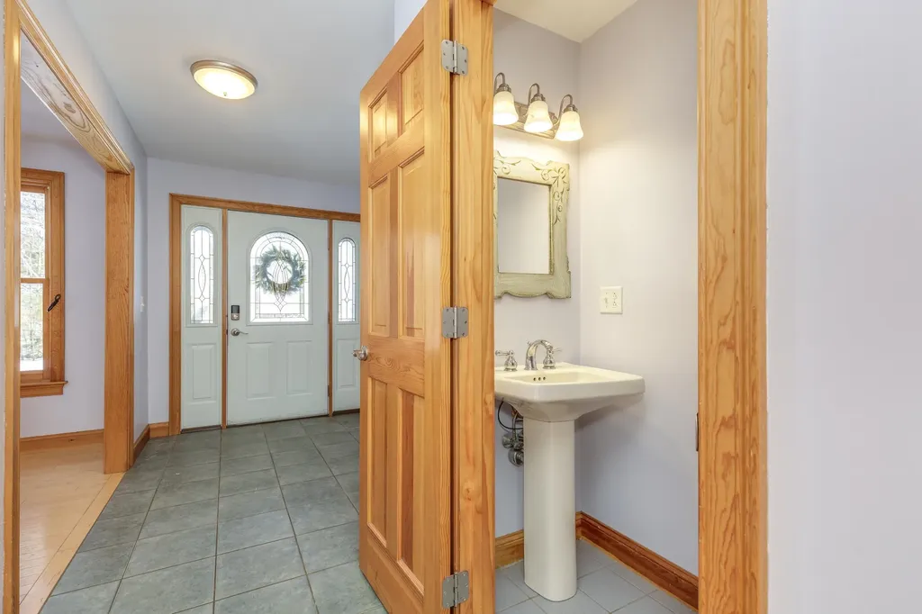 762 Robinson Road Pembroke NH 03275