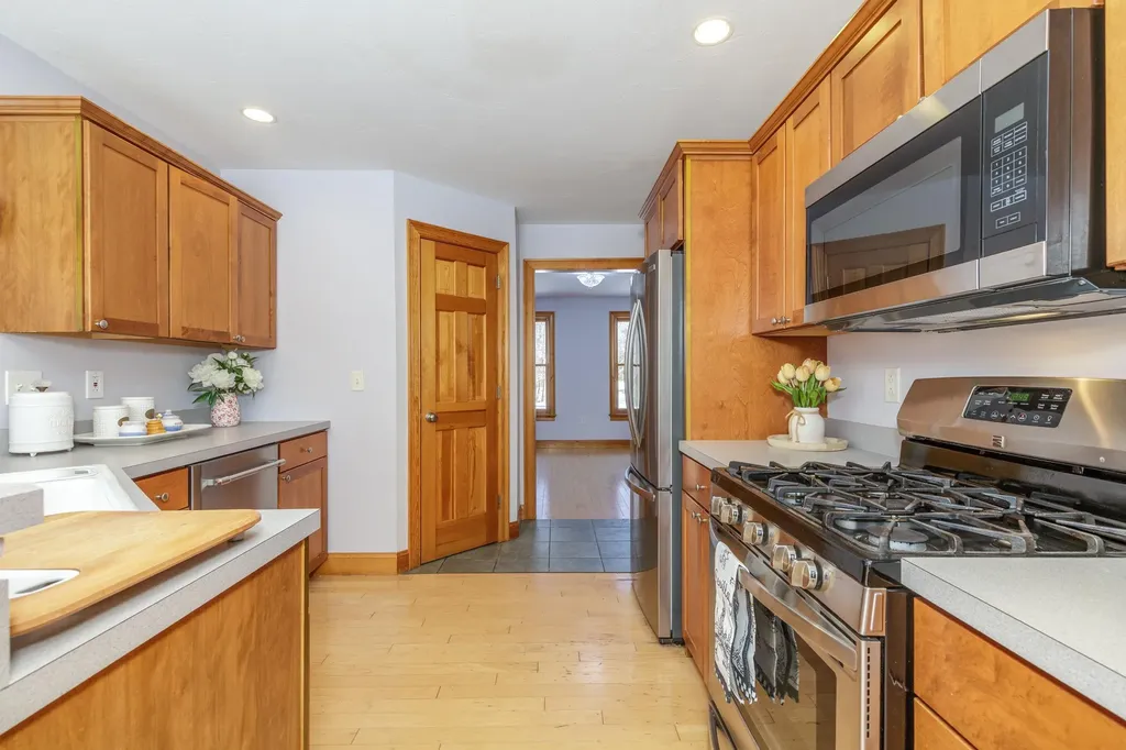 762 Robinson Road Pembroke NH 03275