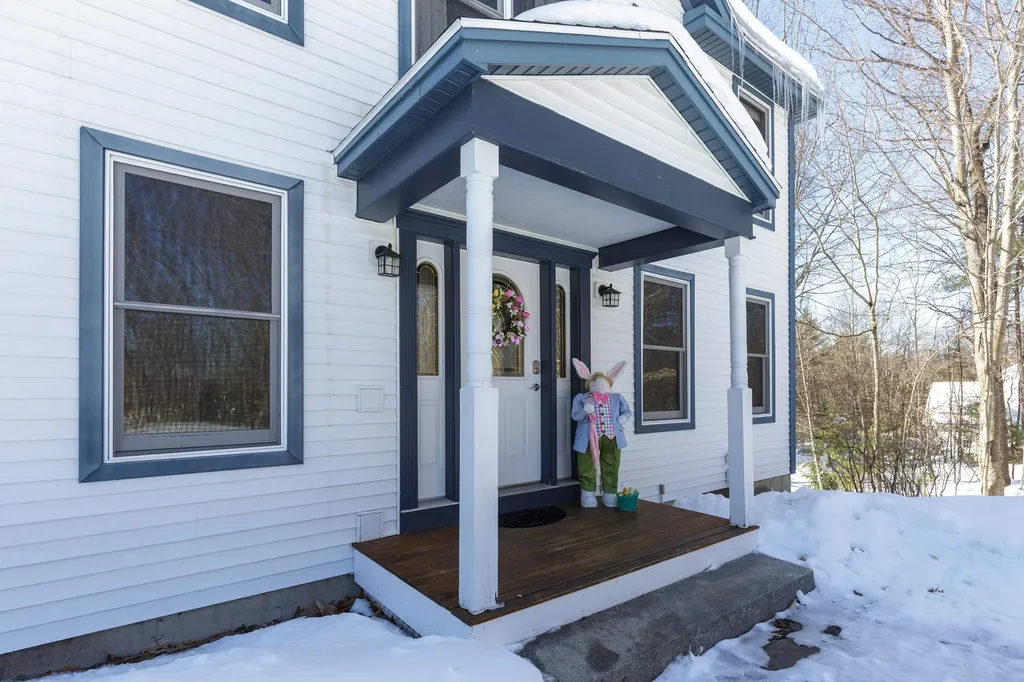 762 Robinson Road Pembroke NH 03275