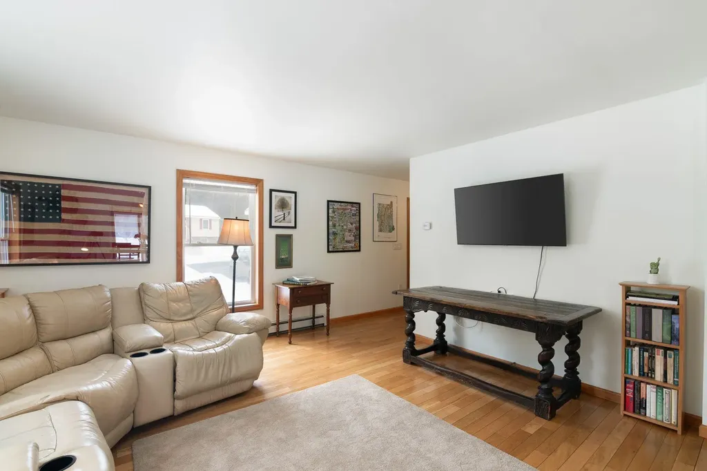 135 Country Hill Brattleboro VT 05301