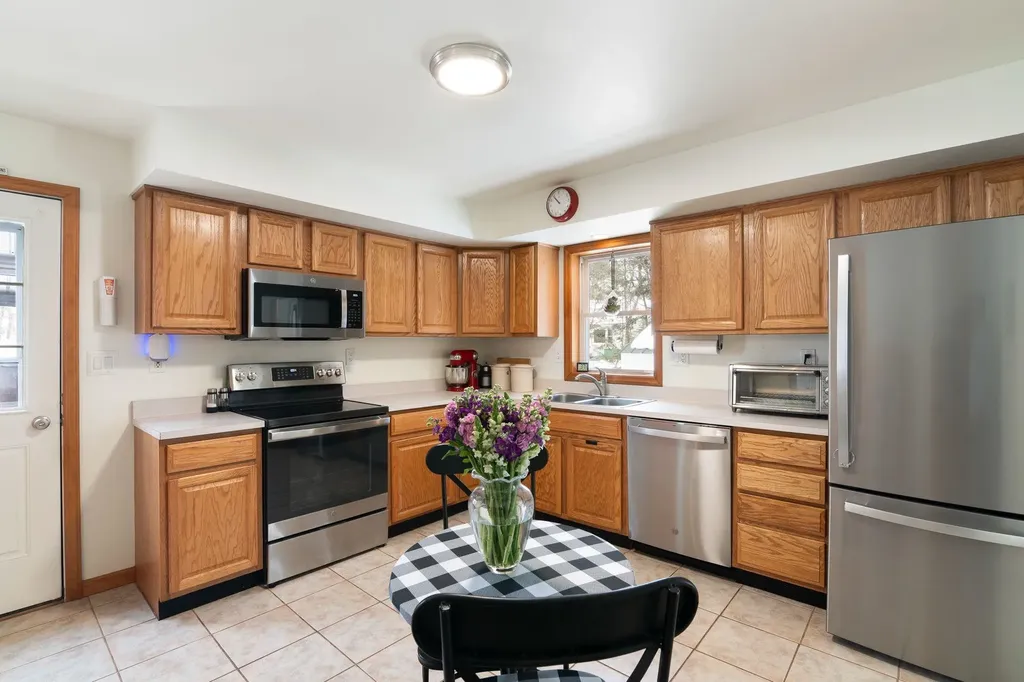 135 Country Hill Brattleboro VT 05301