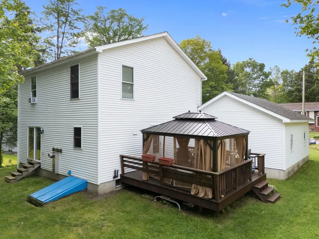 135 Country Hill Brattleboro VT 05301