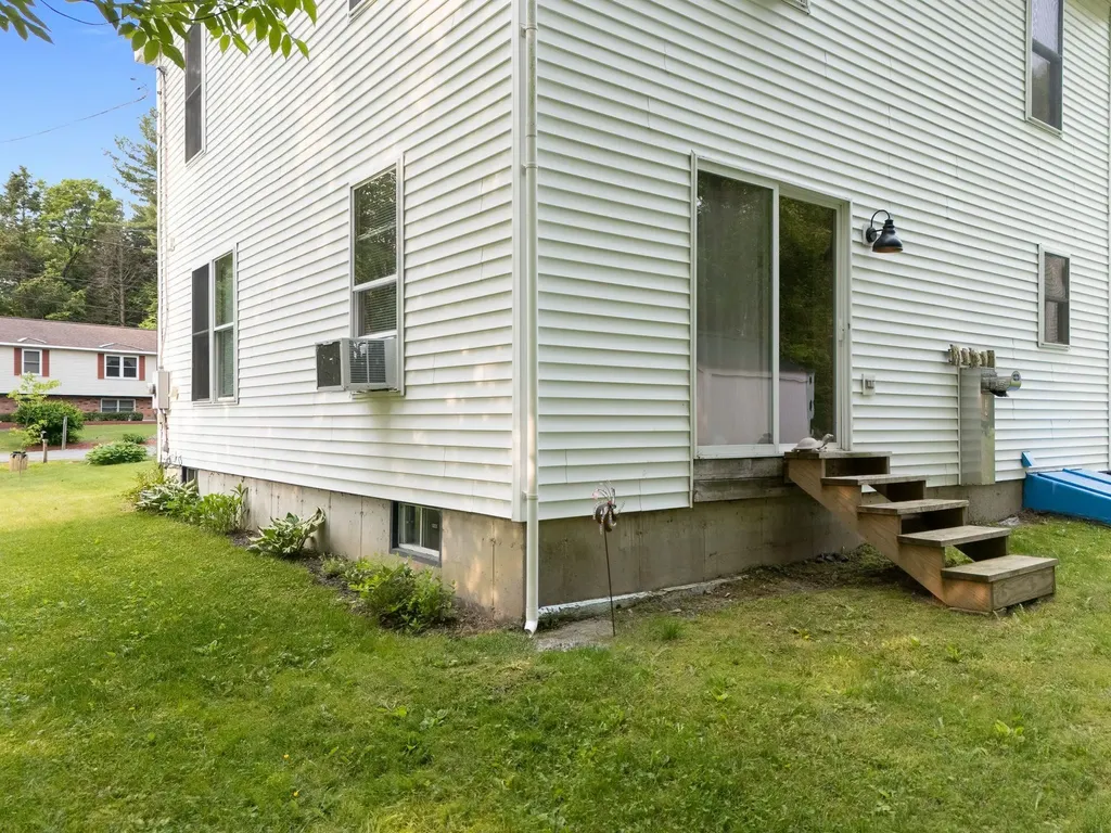 135 Country Hill Brattleboro VT 05301