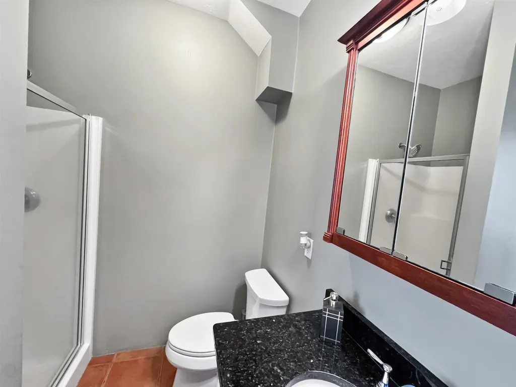 8 Dulcies Point Road Kingston NH 03848