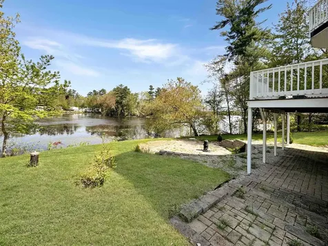 8 Dulcies Point Road Kingston NH 03848