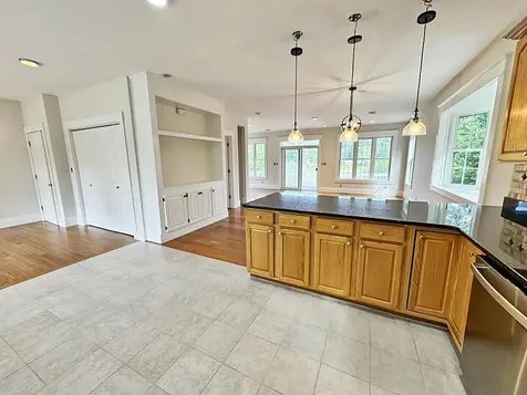 8 Dulcies Point Road Kingston NH 03848