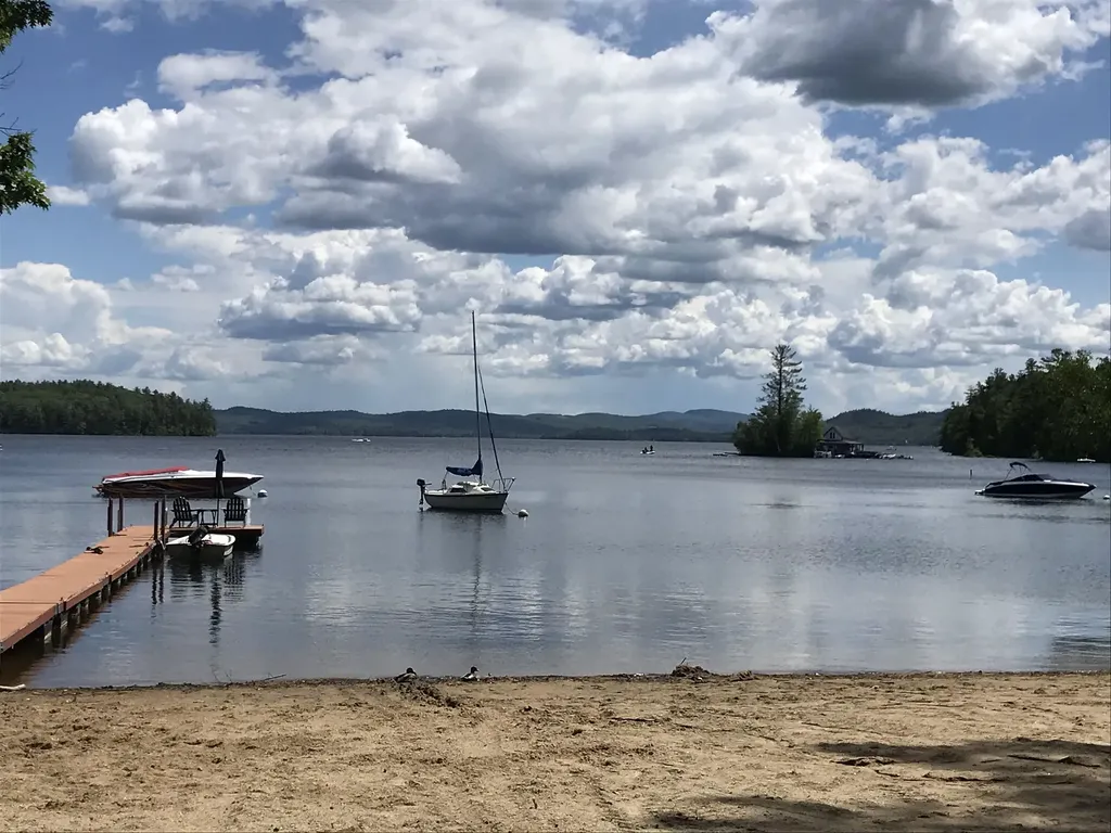 22 Crescent Lane Hebron NH 03241