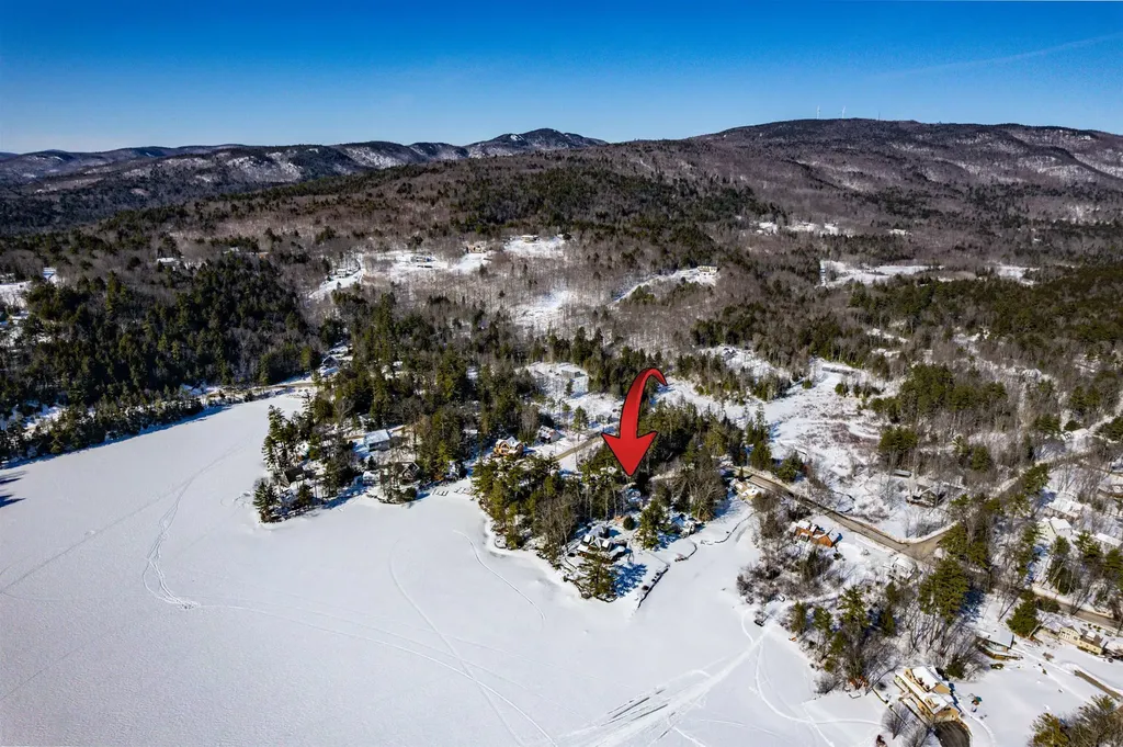 22 Crescent Lane Hebron NH 03241