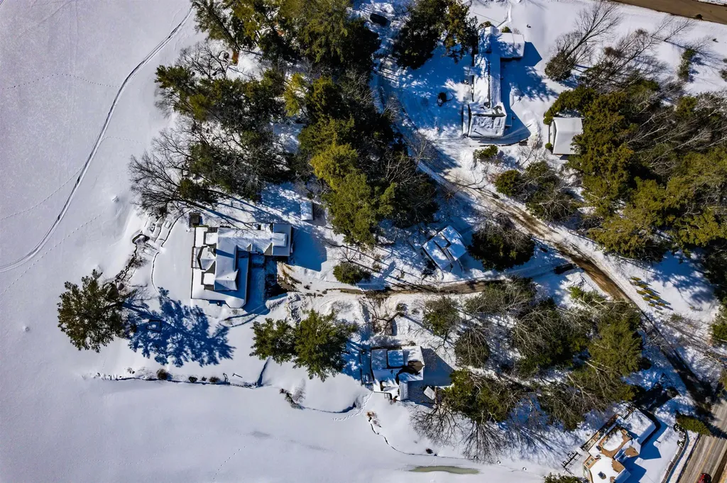 22 Crescent Lane Hebron NH 03241