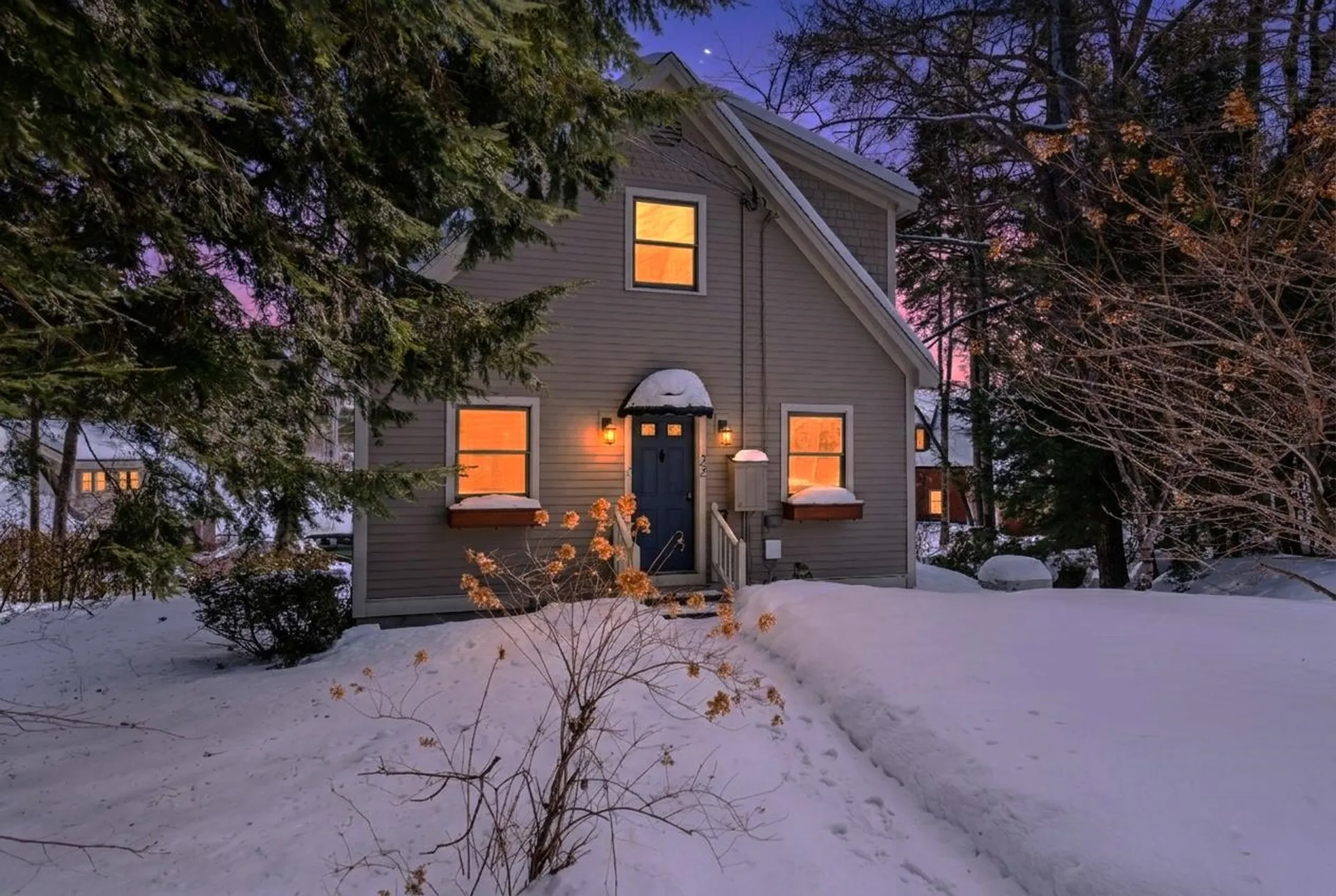 22 Crescent Lane Hebron NH 03241