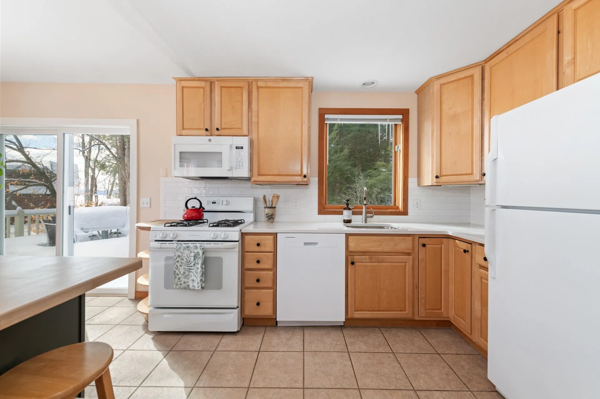 22 Crescent Lane Hebron NH 03241