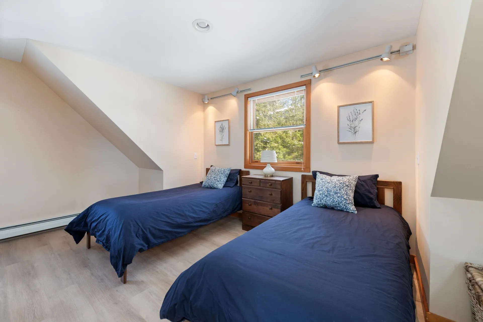 22 Crescent Lane Hebron NH 03241