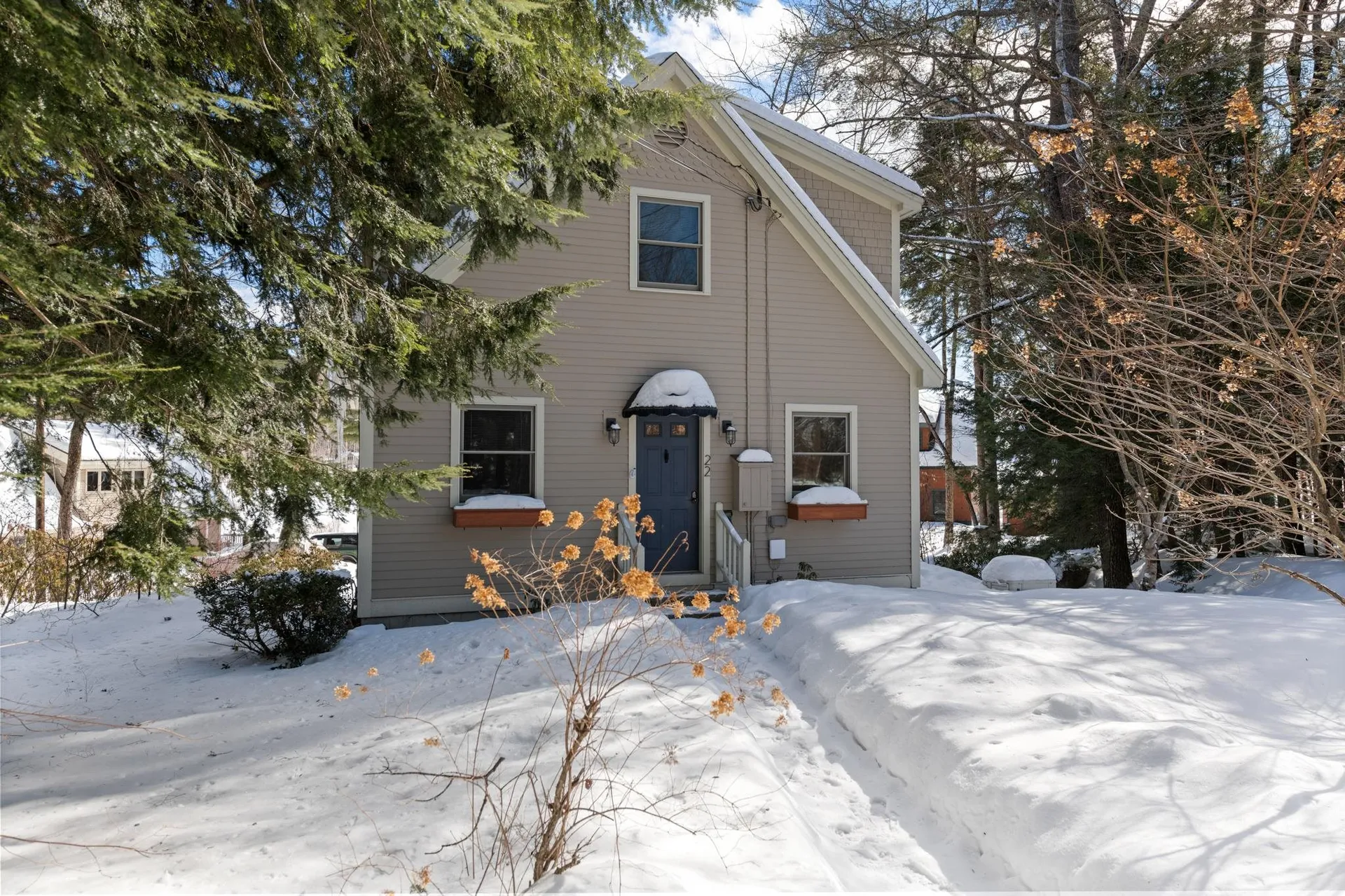 22 Crescent Lane Hebron NH 03241